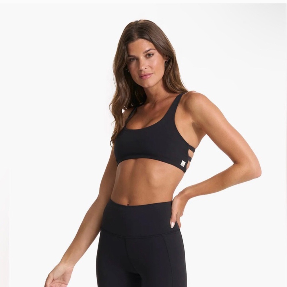 Vuori women’s Yosemite sports bra - black size M